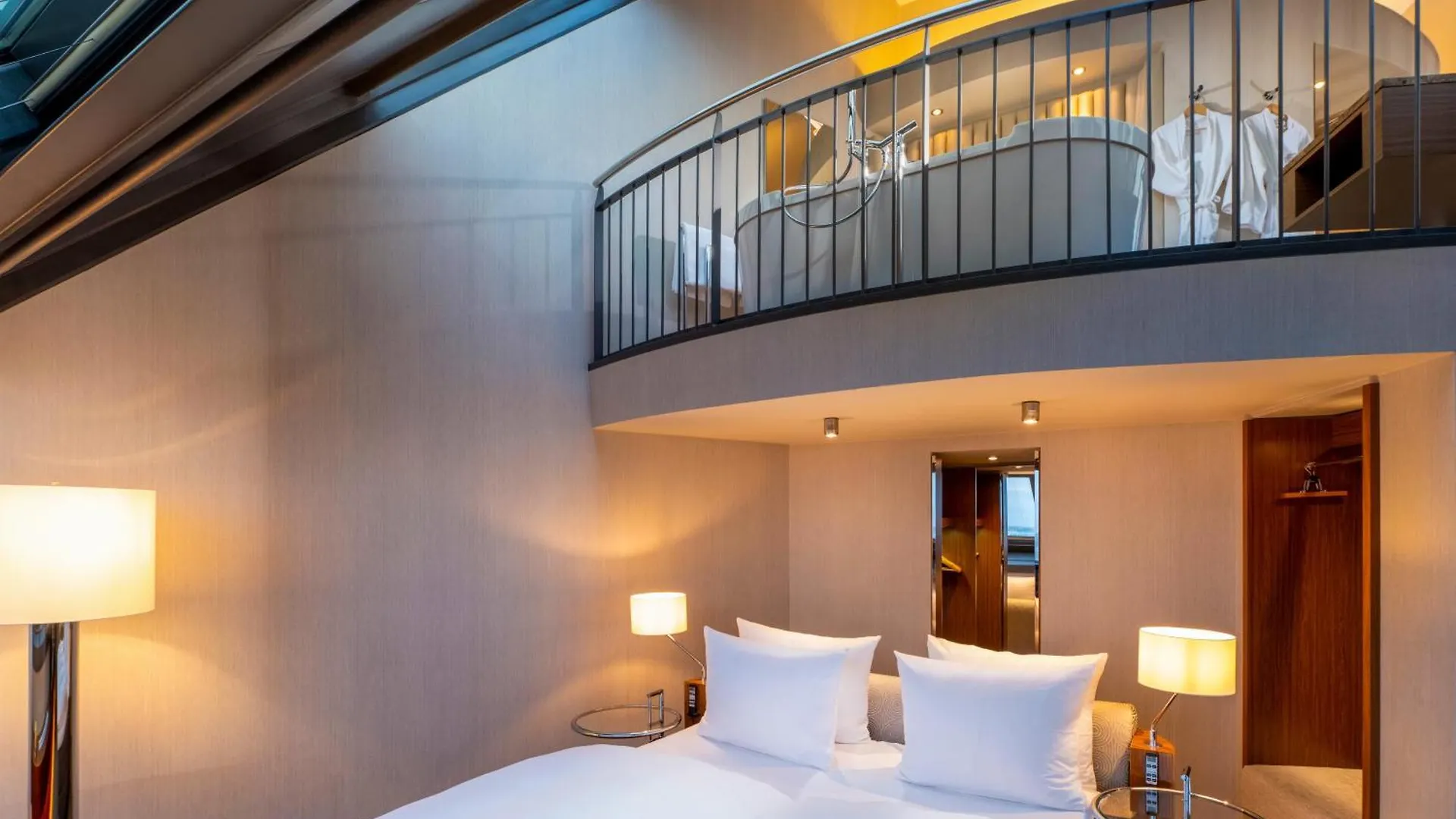 Moevenpick Hotel Hamburg City 4*,  Germany